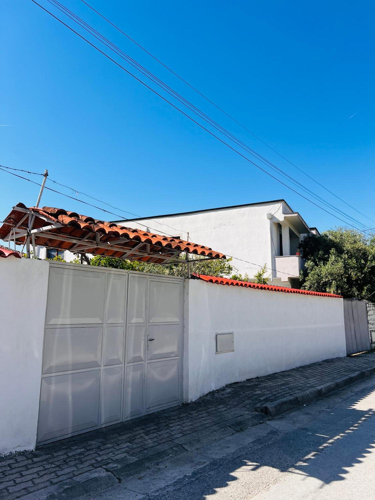 Apartment Private In Haxhialiu *